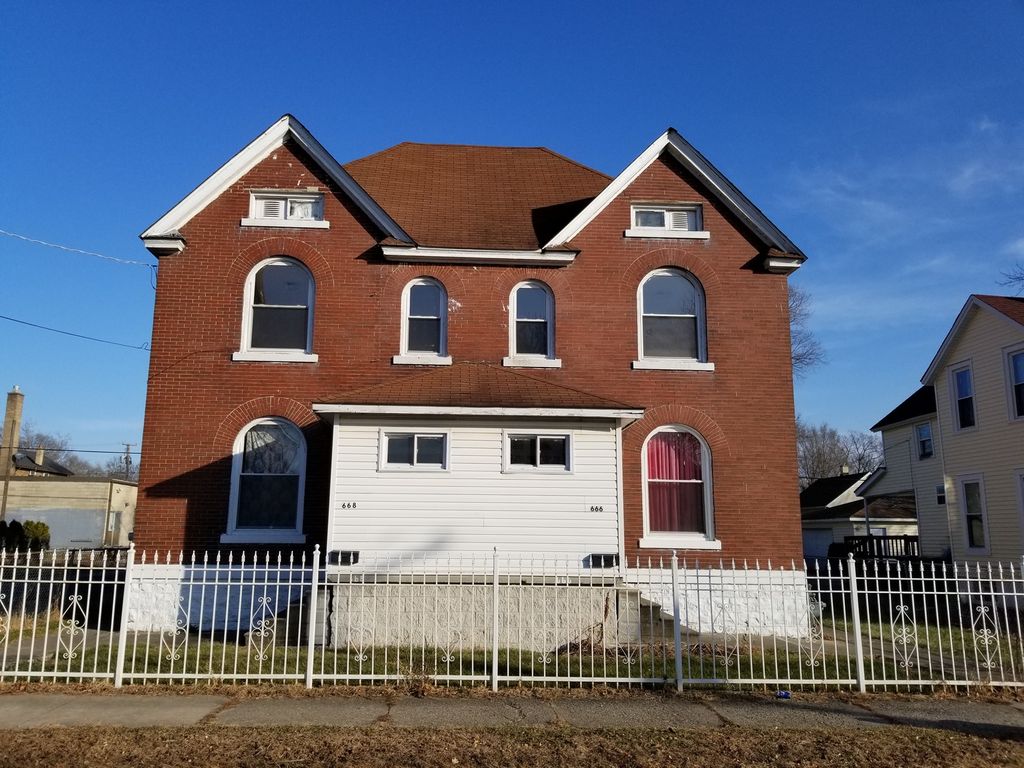 666 Henderson Ave, Joliet, IL 5 Bed, 4 Bath 40 Photos