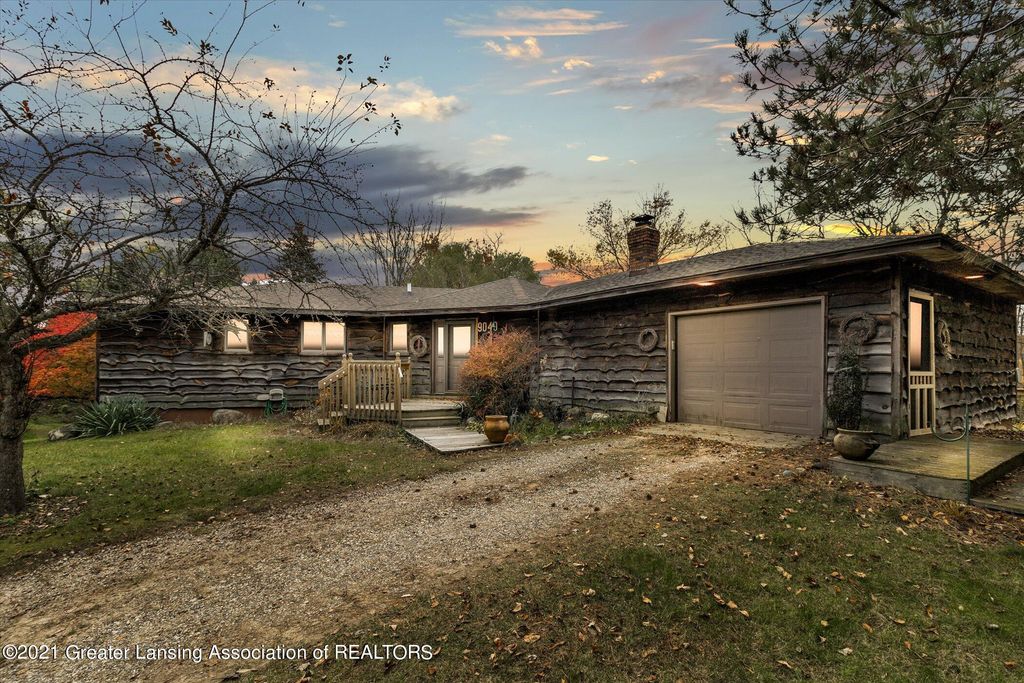9040 Coleman Rd, Haslett, MI 48840