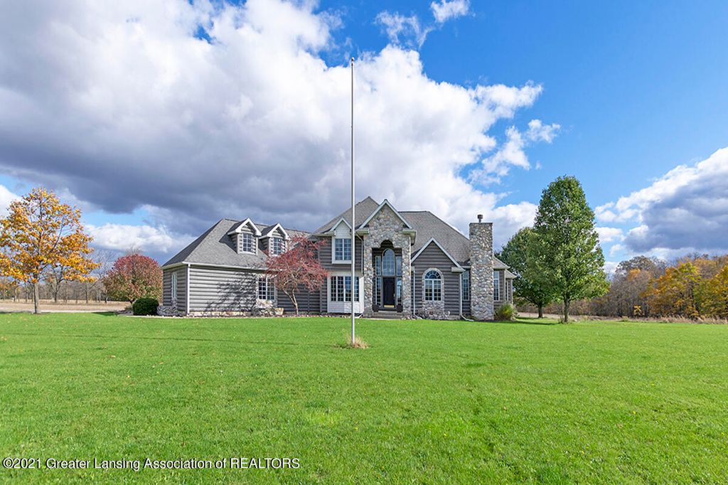 4110 Harris Rd, Williamston, MI 48895