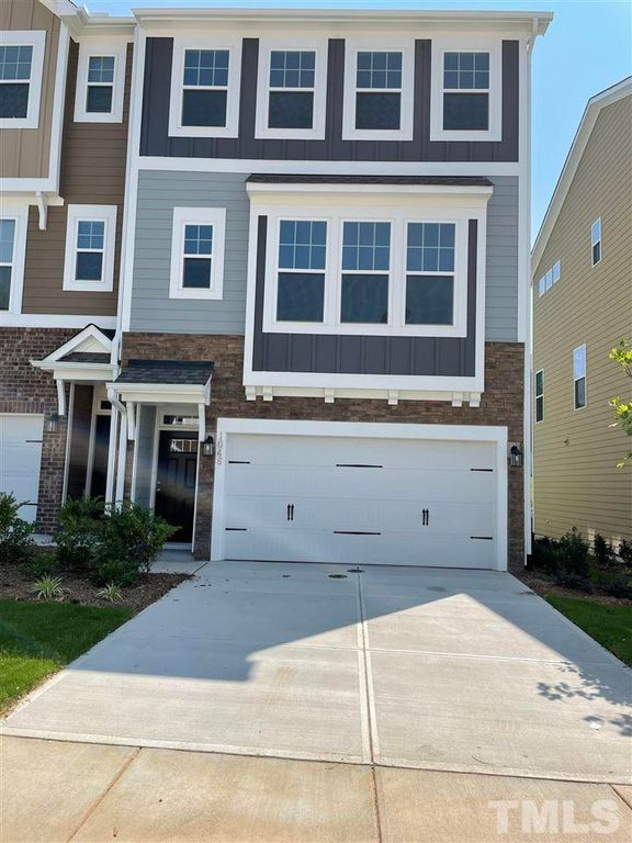 1046 Commack Dr, Durham, NC 27703