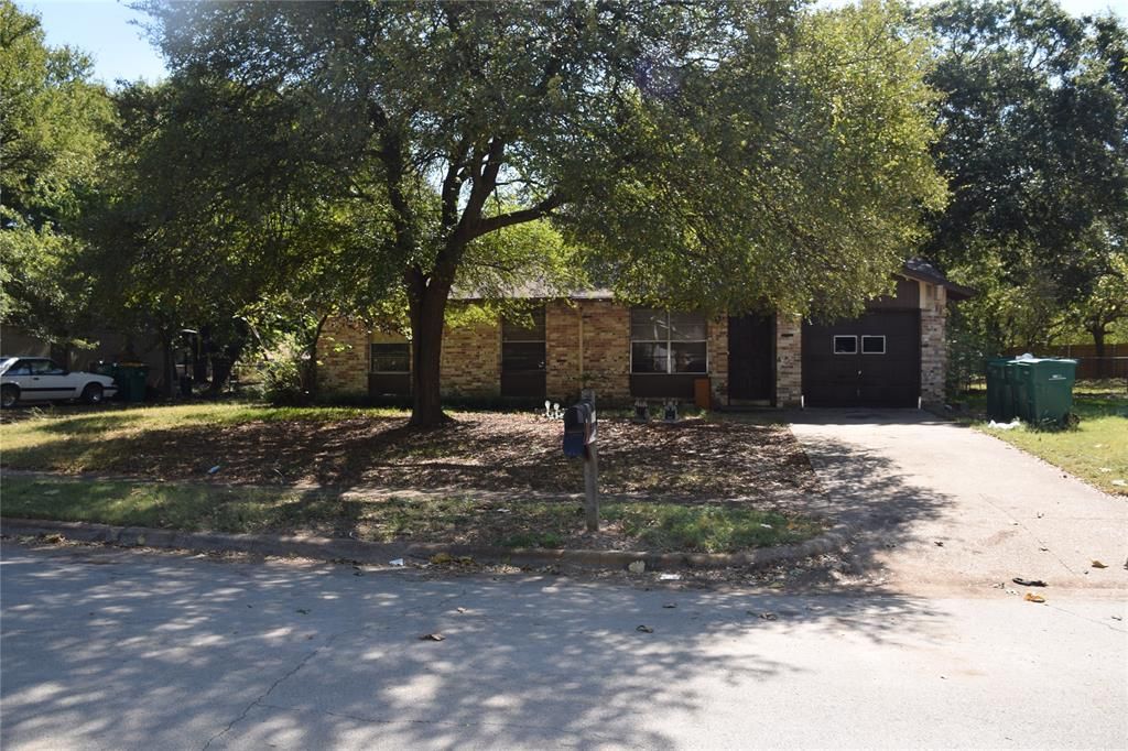 804 N Lisa Ln, Cedar Hill, TX 75104