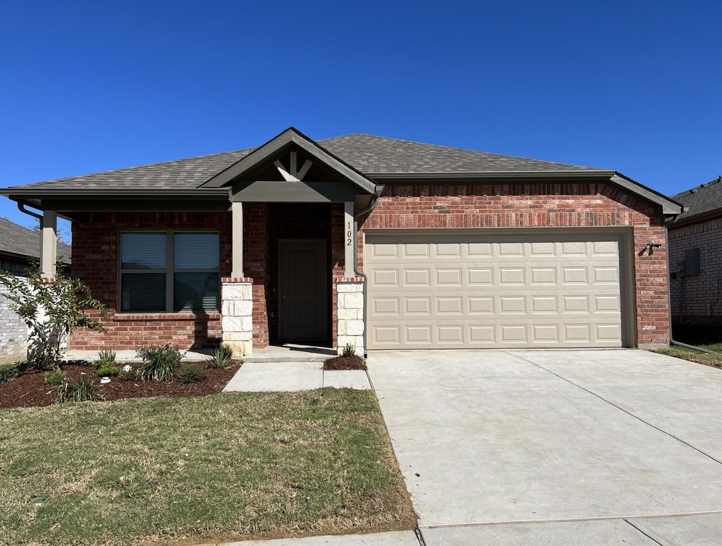 222 Knoll Pines Dr, Terrell, TX 75160