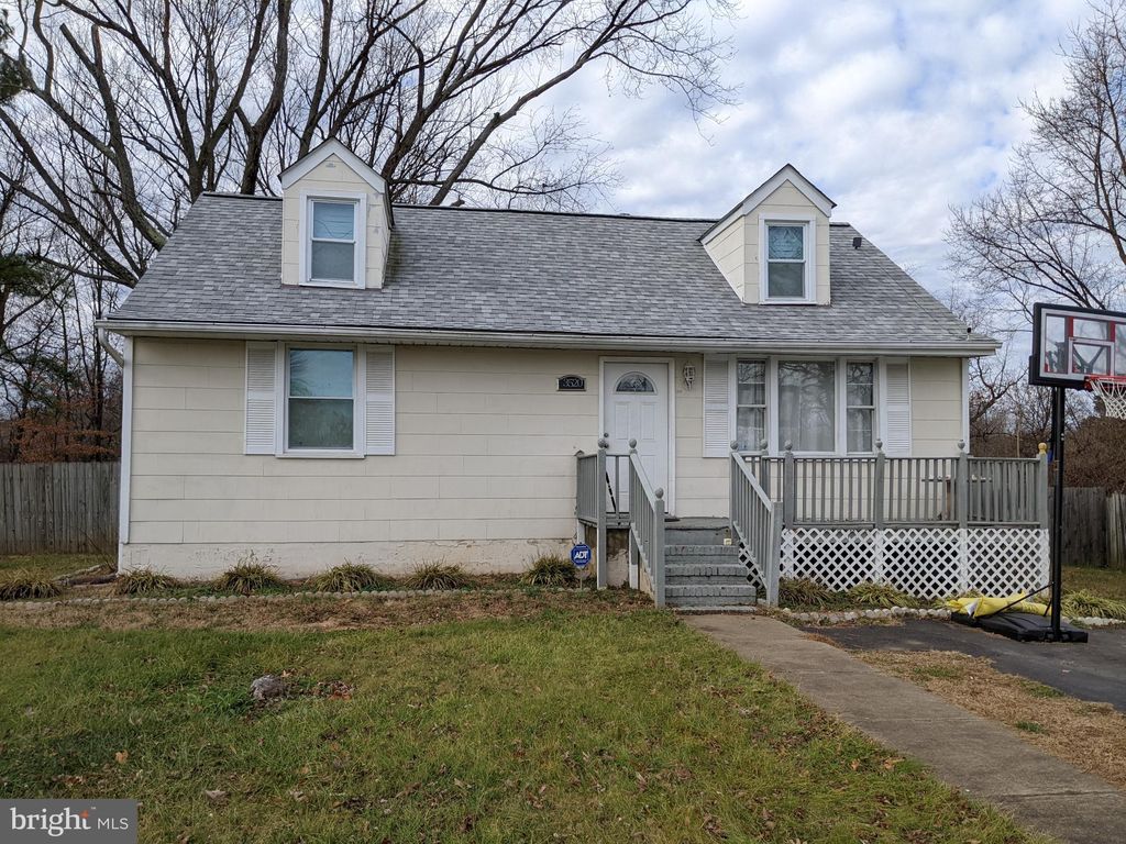 3520 Pine Ct, Dumfries, VA 22026