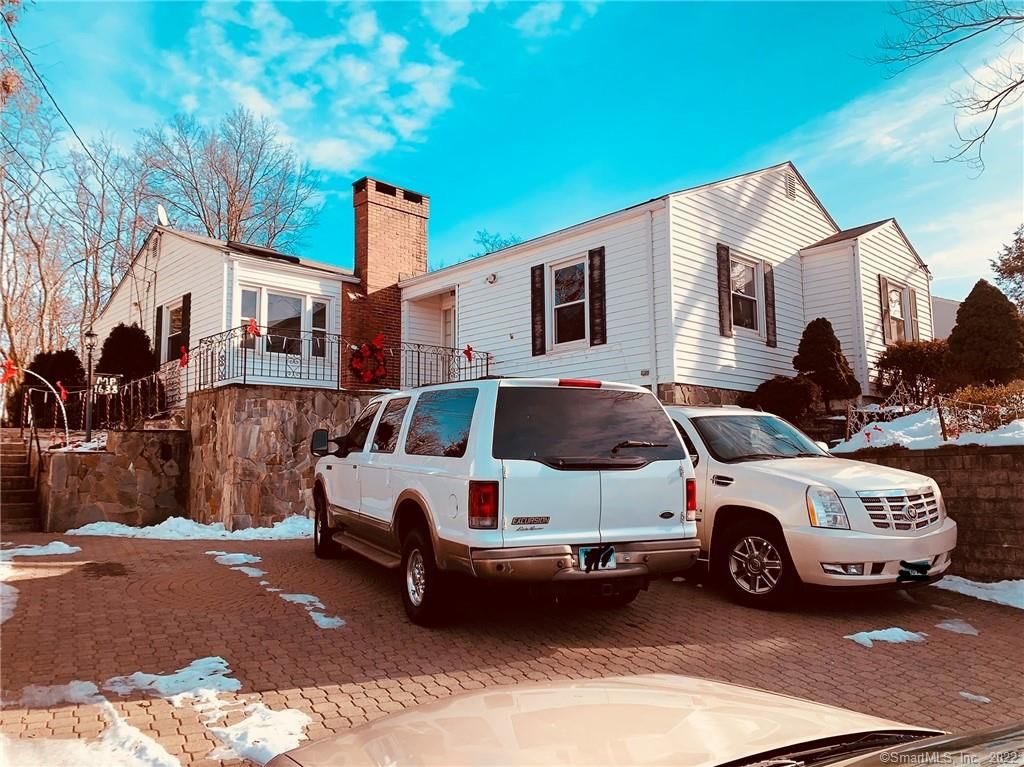 1638 Main St, East Hartford, CT 06108