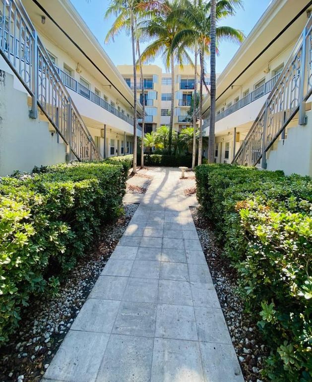 7930 Abbott Ave #12, Miami Beach, FL 33141