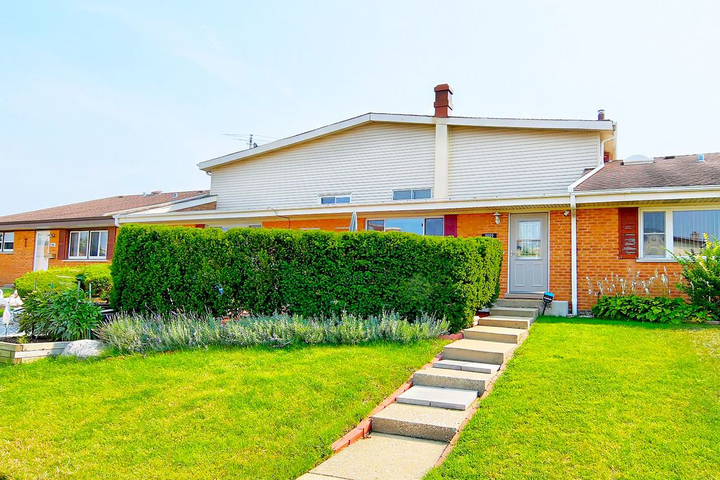 9009 Terrace Pl, Des Plaines, IL 60016