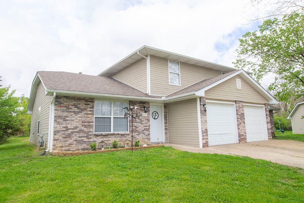 665 W  Country Squire Ct, Columbia, MO 65202