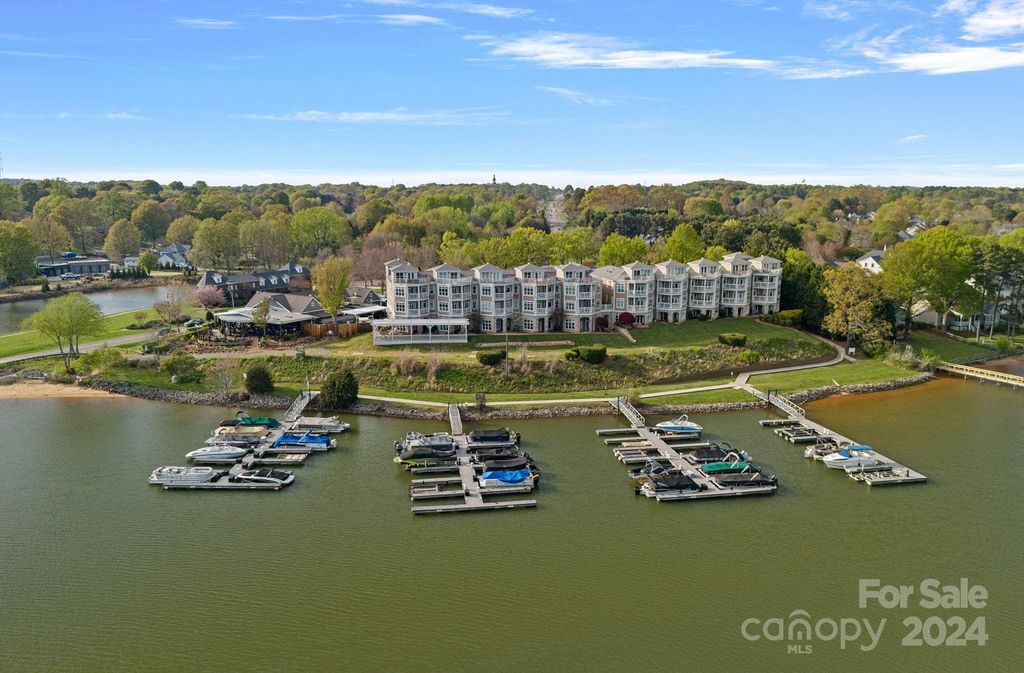 637 Williamson Rd #201, Mooresville, NC 28117