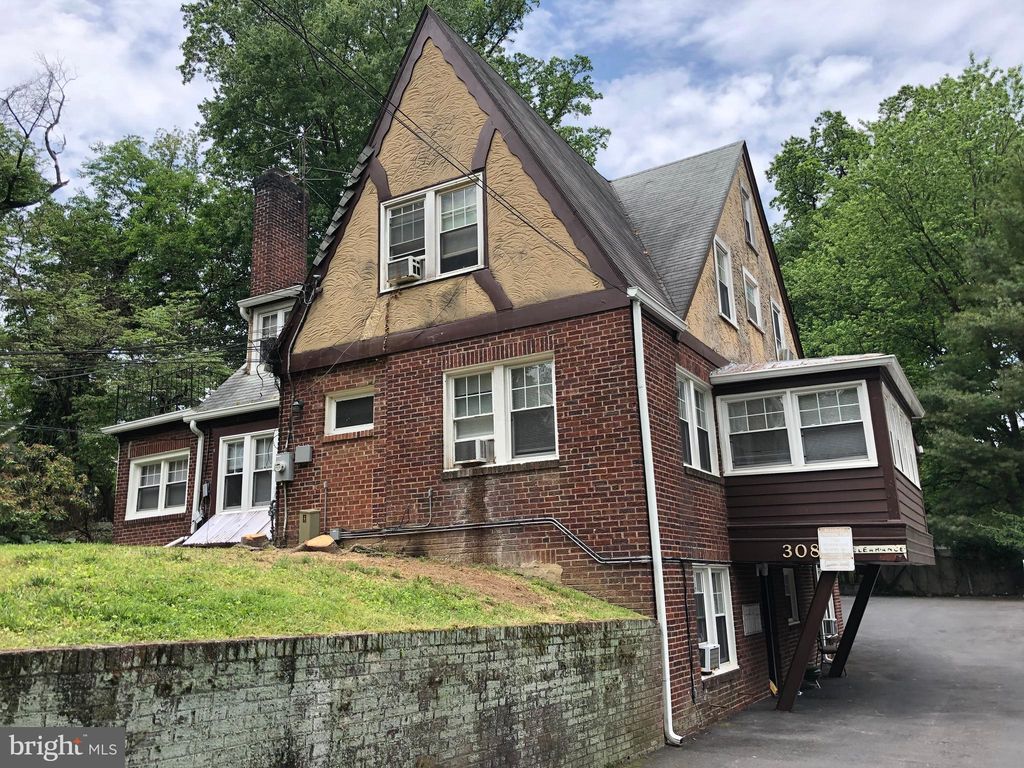 308 Patterson Ct, Takoma Park, MD 20912