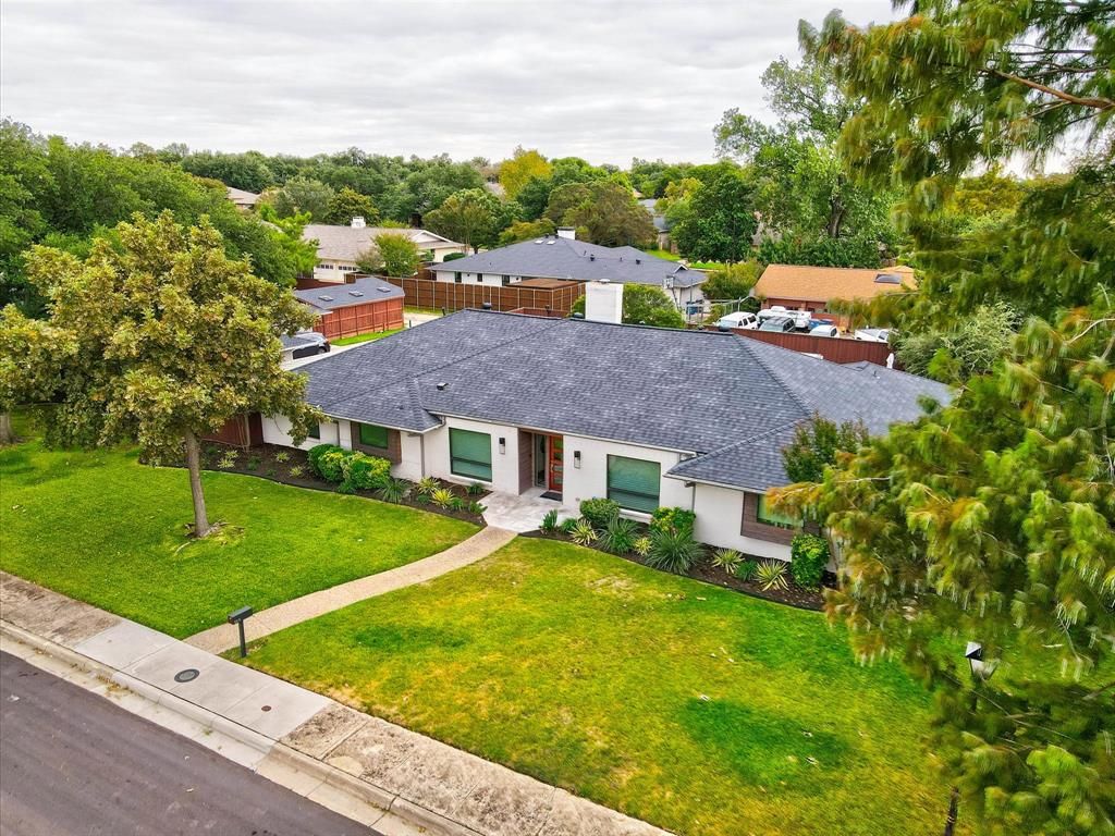 6818 Town Bluff Dr, Dallas, TX 75248