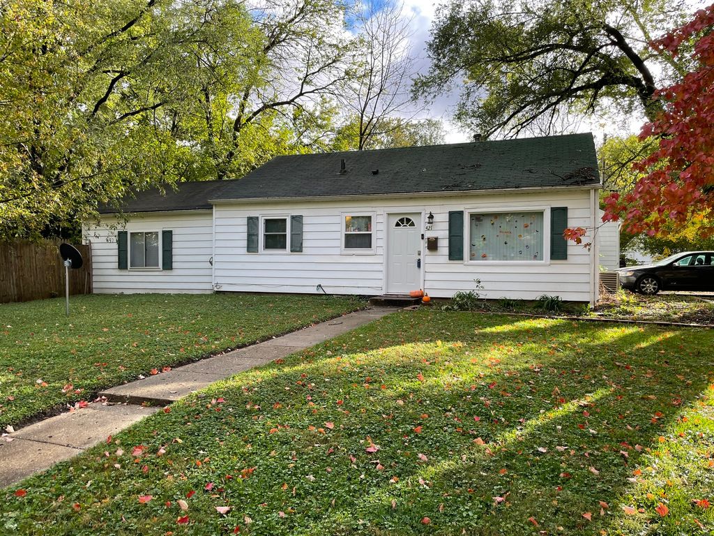 421 Fairview Dr, Champaign, IL 61820