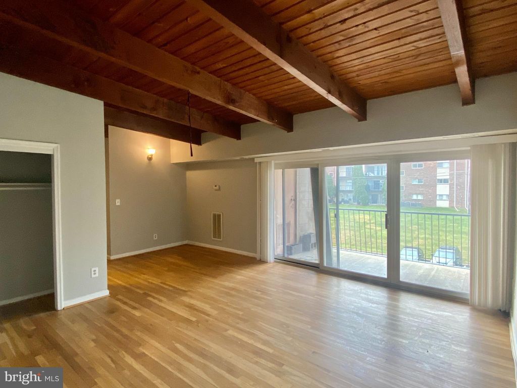 5502 Karen Elaine Dr #932, Hyattsville, MD 20784