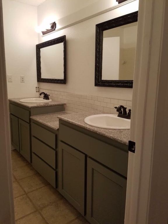 3427 S Garrett St, Marshall, TX 75672