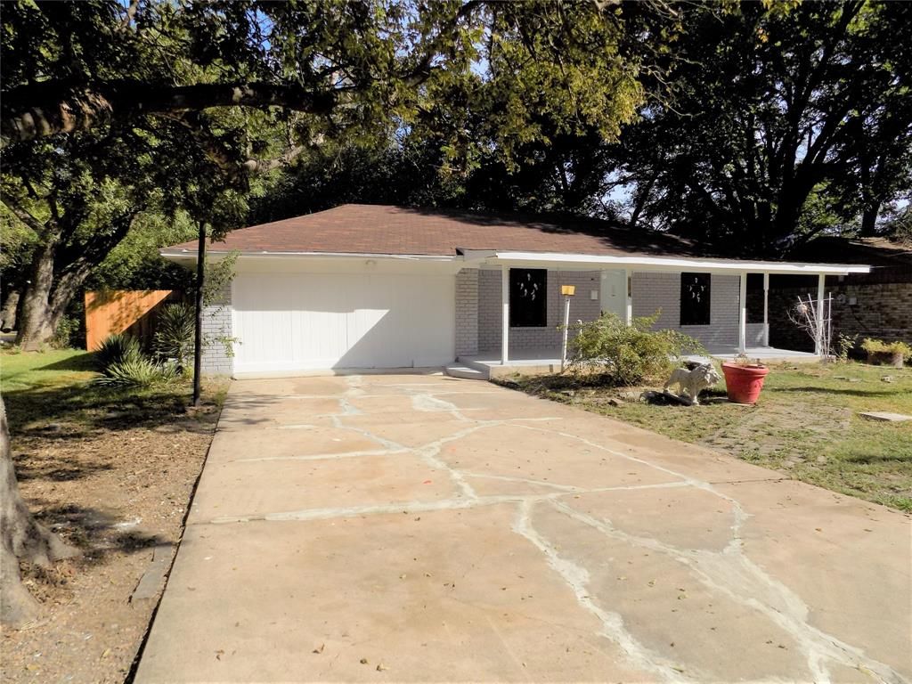 519 W Rea Ave, Lancaster, TX 75146