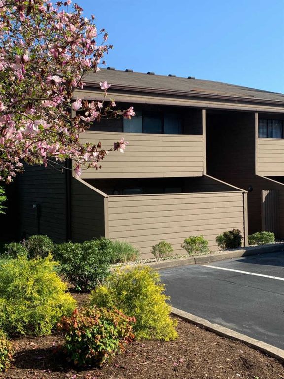 750 Shaker Dr, Lexington, KY 40504