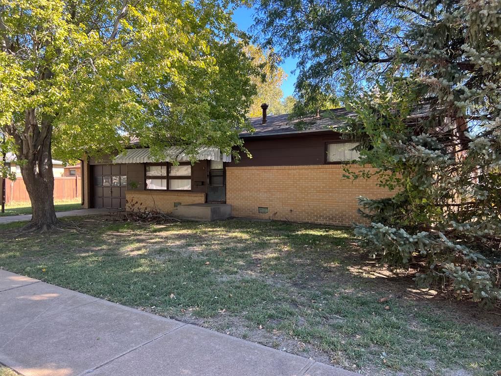 703 Carl Ave, Salina, KS 67401 Trulia