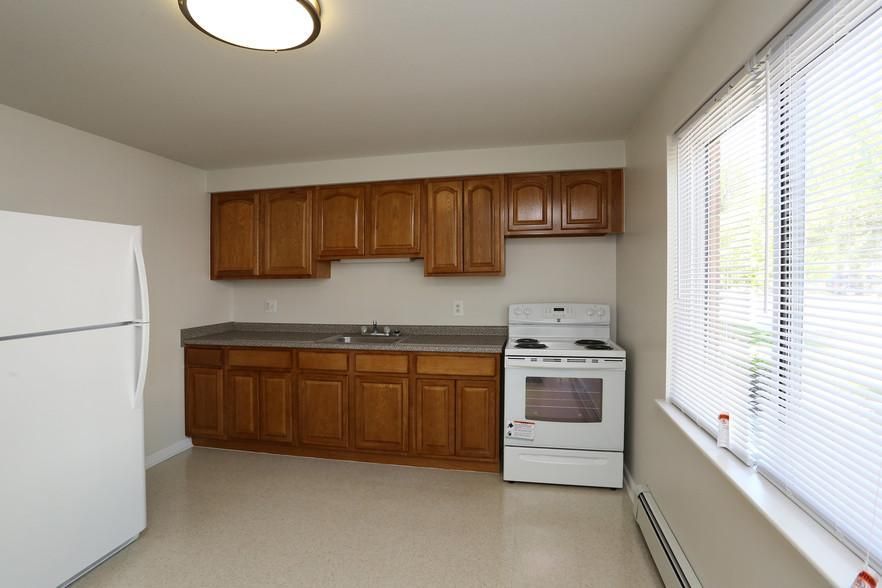 51 Park St, Meriden, CT 06450