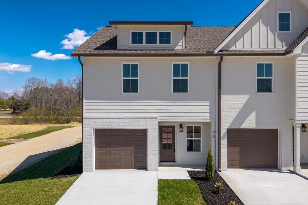 336 Legends Cir, Baxter, TN 38544