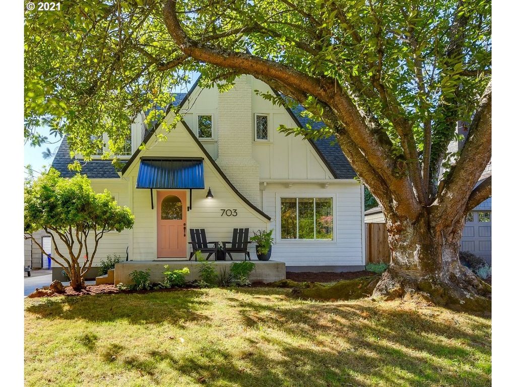703 SE Peacock Ln, Portland, OR 97214