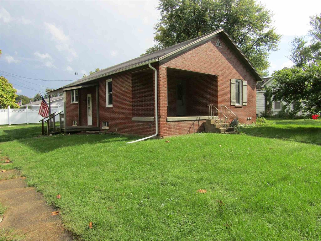 401 S Madison St, Lewistown, IL 61542