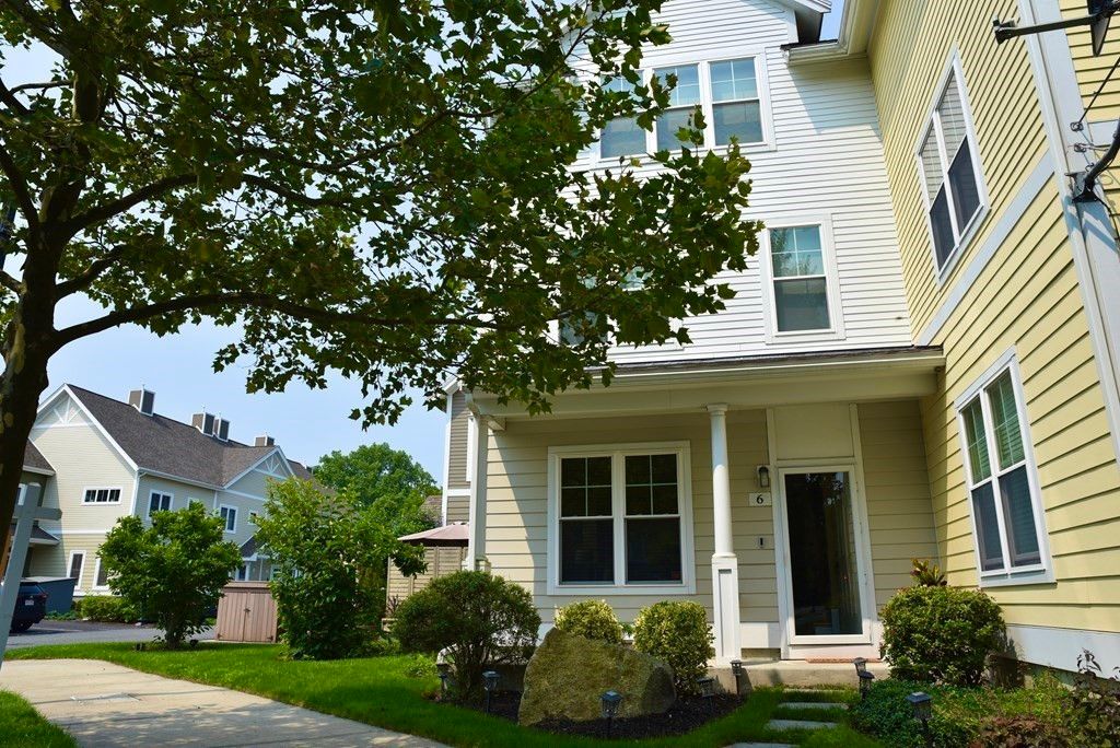 6 W Main St #208, Boston, MA 02126