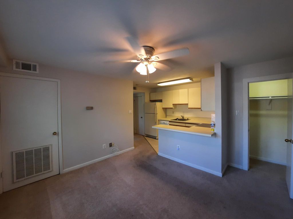 1801 Dewitt Ave #G, Alexandria, VA 22301