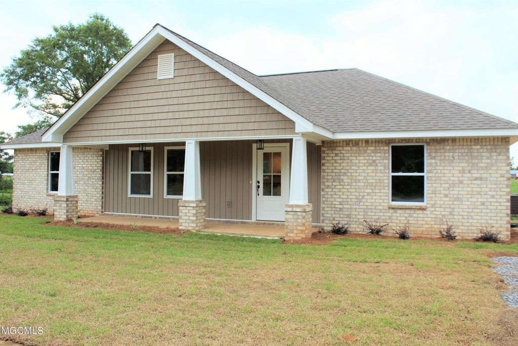 191 Walter Pope Rd, Lucedale, MS 39452