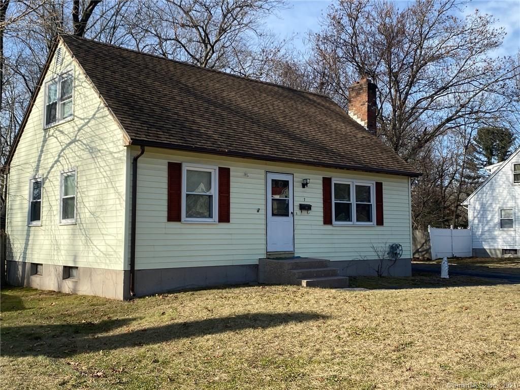 7 Wood Dr, Enfield, CT 06082