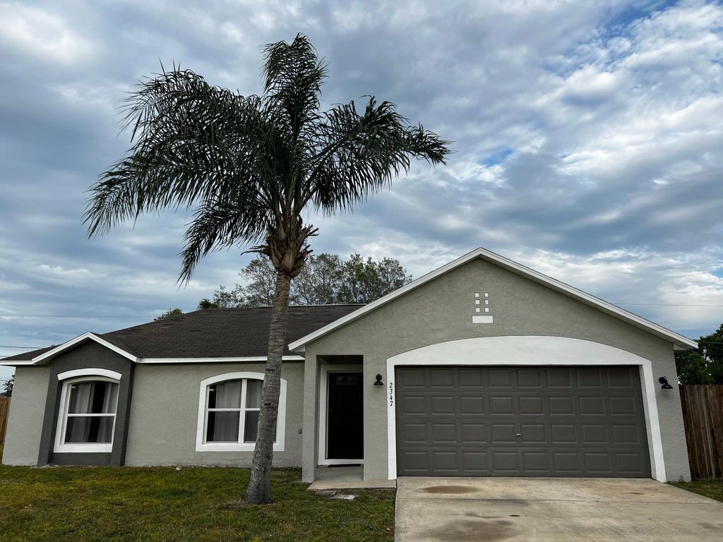 2347 Academy Ave, Deltona, FL 32738