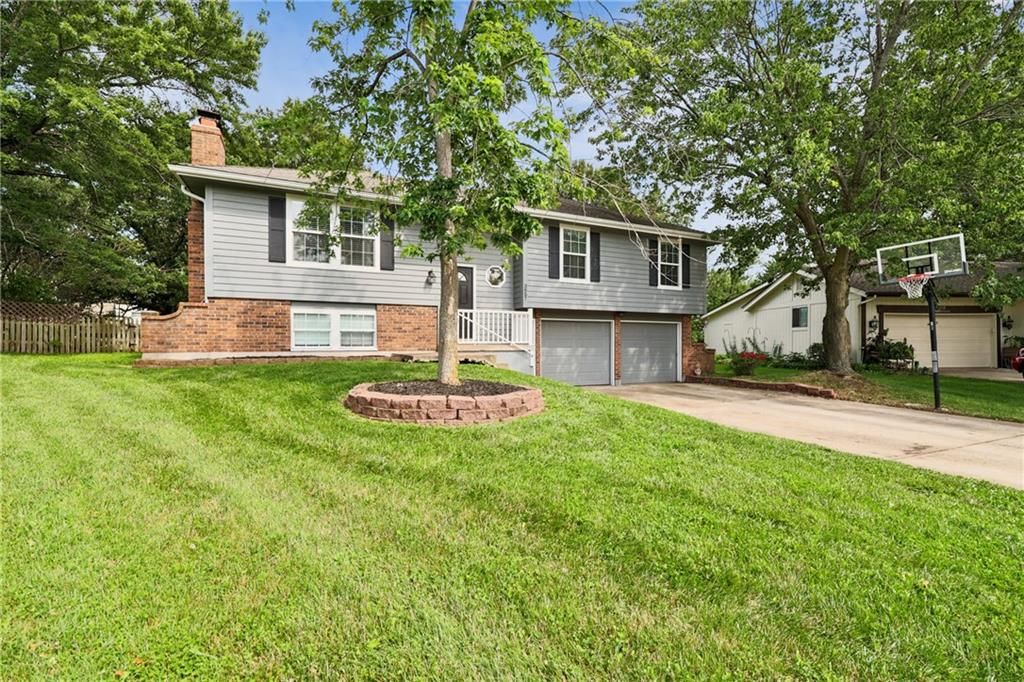 3857 SW Harbor Ct, Lees Summit, MO 64082 SingleFamily Home for Sale