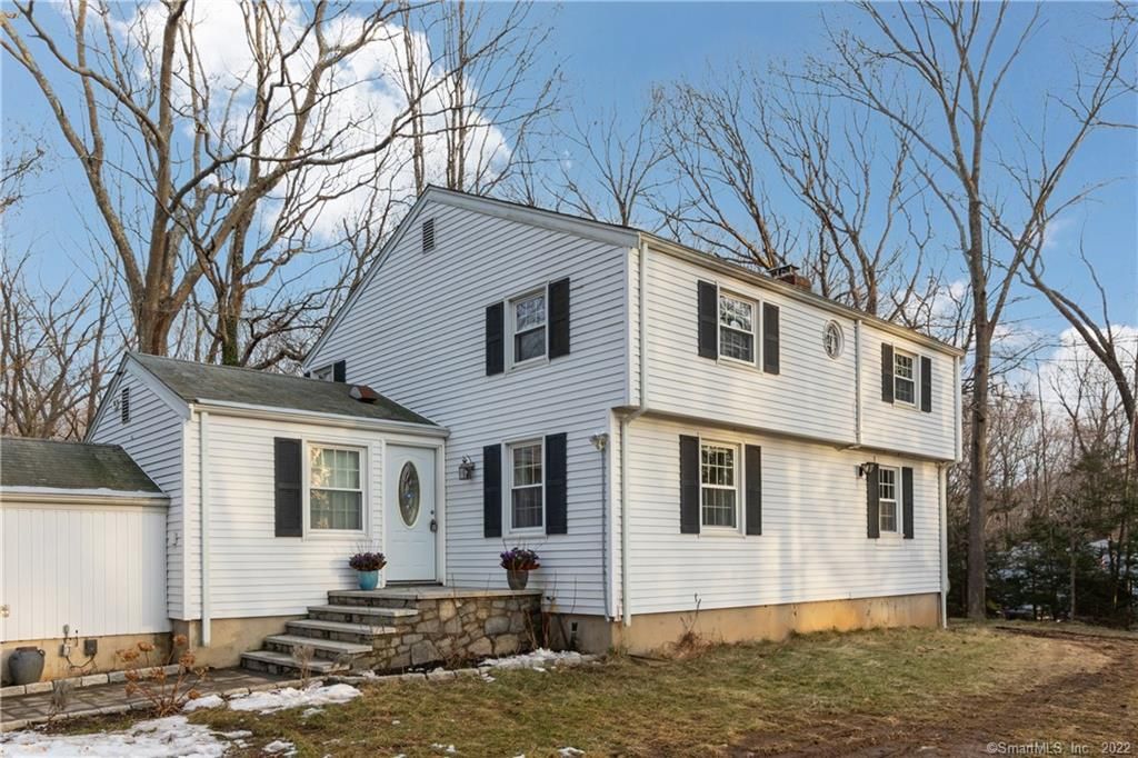 11 Dogwood Ln, Madison, CT 06443