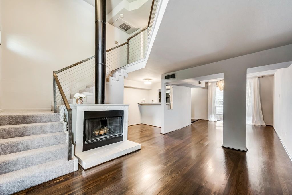 6013 Gaston Ave #220, Dallas, TX 75214