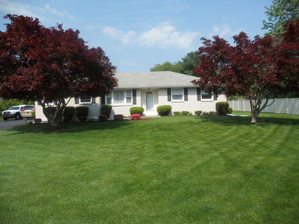 3 Abbey Ct, Bear, DE 19701