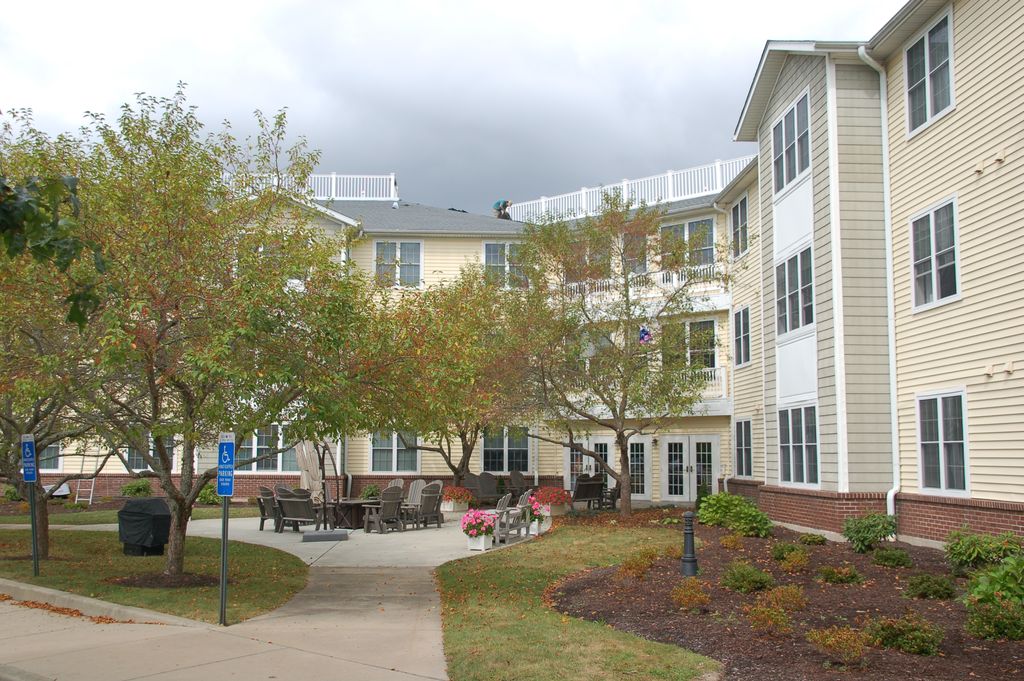 2590 Gold Star Hwy #122, Groton, CT 06355