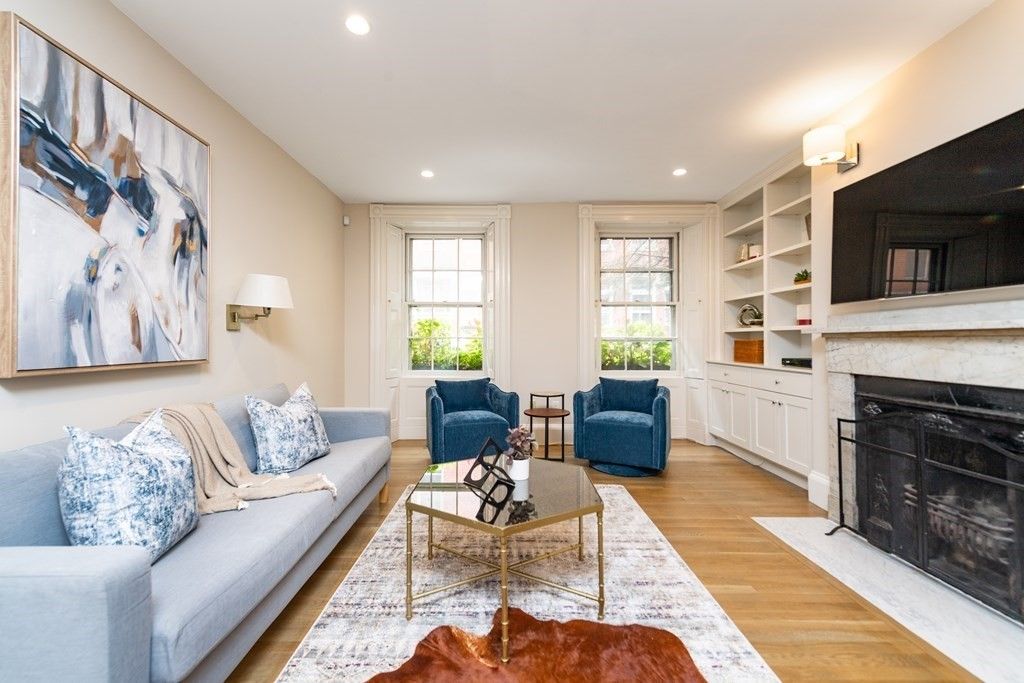 28 Temple St #5, Boston, MA 02114