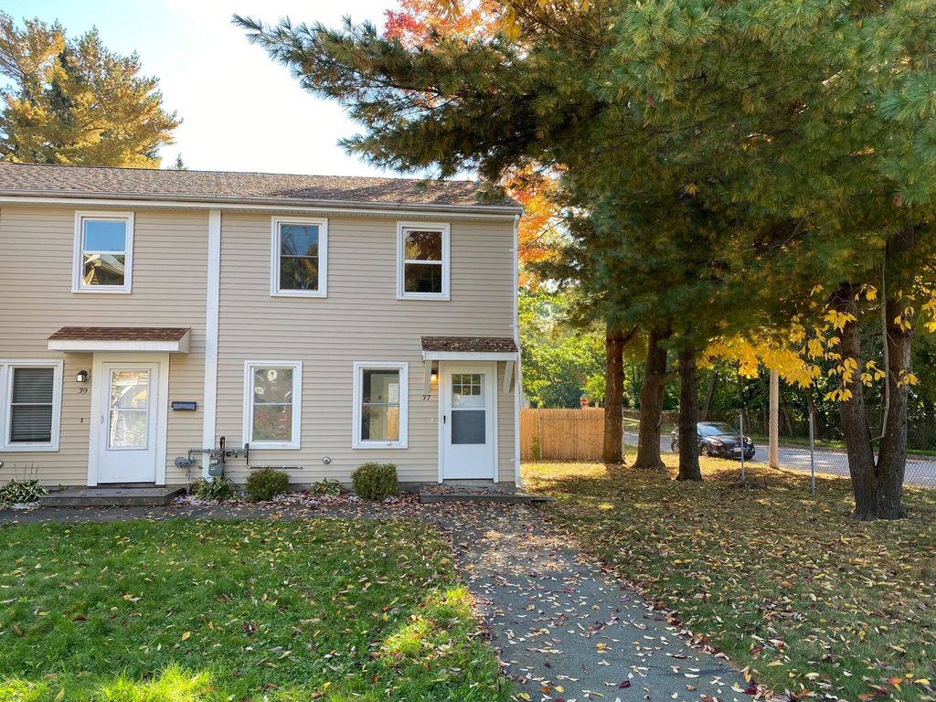 37 Illsley St #8, Portland, ME 04103
