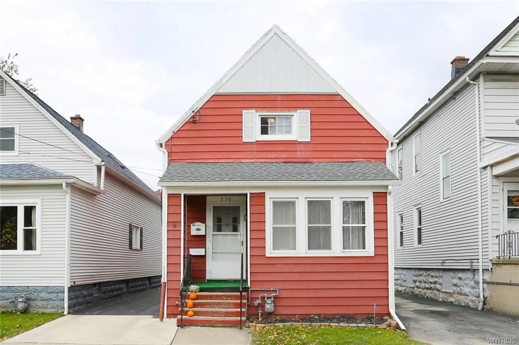 116 Wildwood Pl, West Seneca, NY 14210