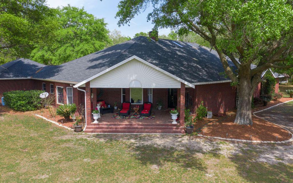 3951 NW Noegel Rd, Wellborn, FL 32094