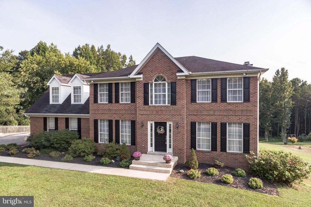 410 Carriage Ln, Huntingtown, MD 20639