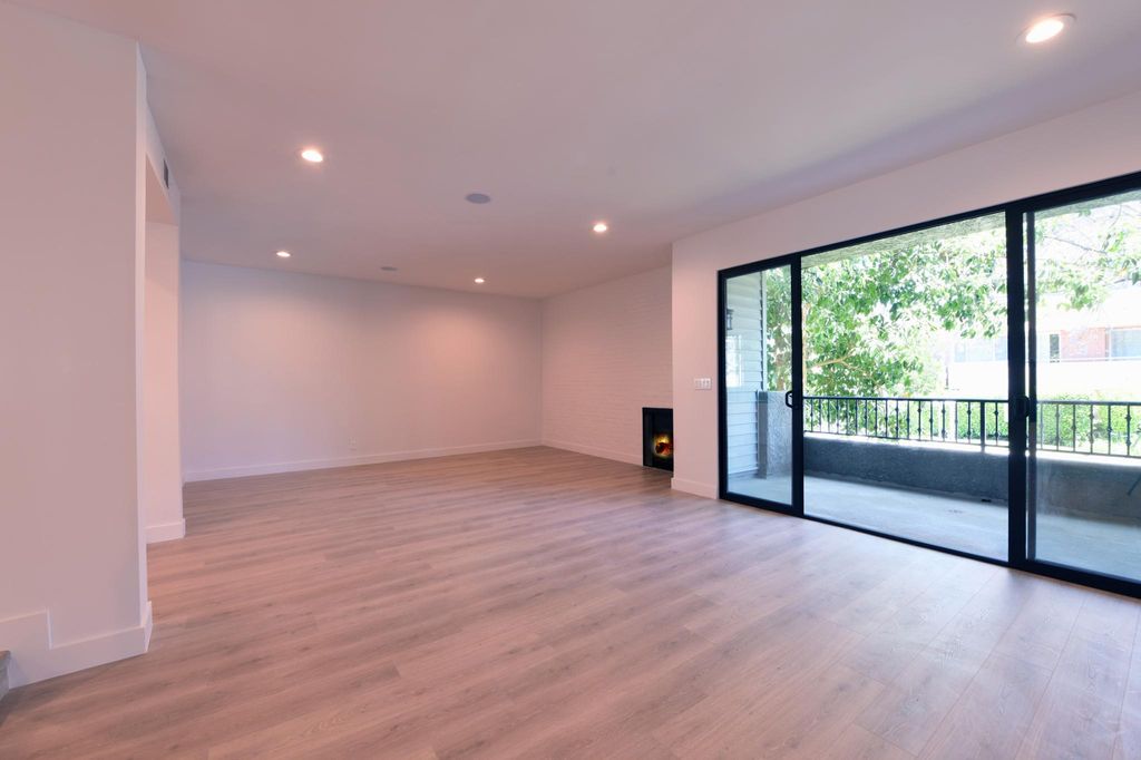 1506 S  Bentley Ave #207, Los Angeles, CA 90025