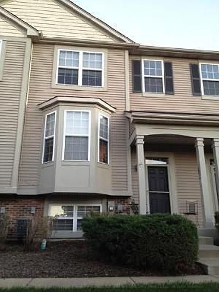 1132 Chadwick Dr, Grayslake, IL 60030