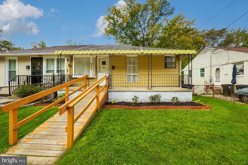2010 Ray Leonard Rd, Hyattsville, MD 20785