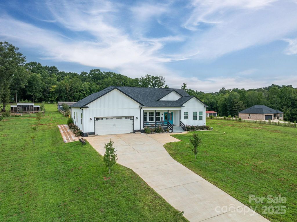 1484 Null Road, Lincolnton, NC 28092