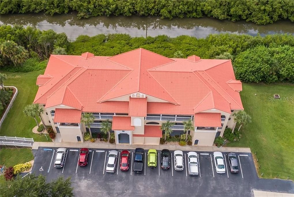 466 Bouchelle Dr #203, New Smyrna Beach, FL 32169