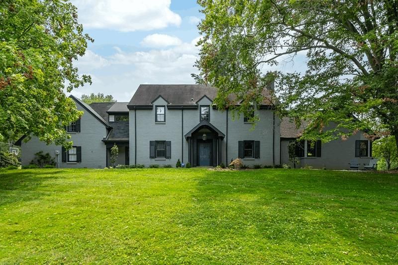 2625 Fair Oaks Ln, Cincinnati, OH 45237