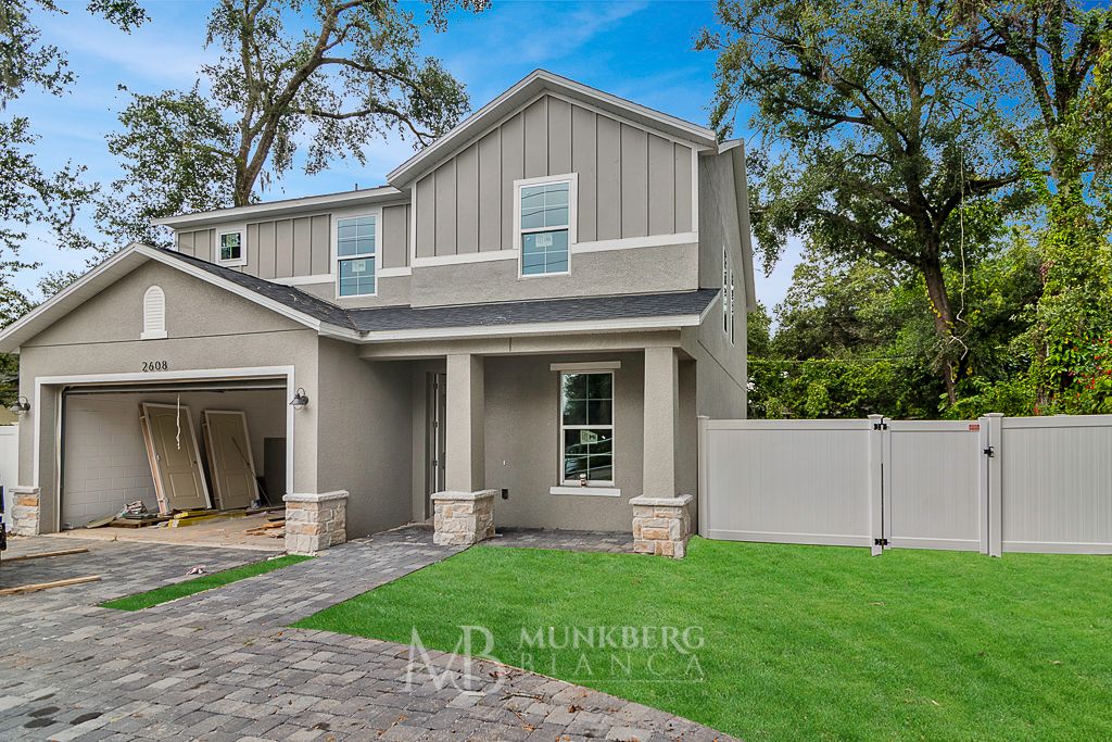 2608 S Crystal Lake Dr, Orlando, FL 4 Bed, 2.5 Bath SingleFamily