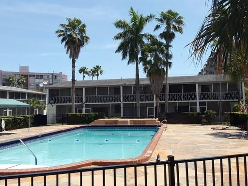 1495 NE 167th St, North Miami Beach, FL 33162