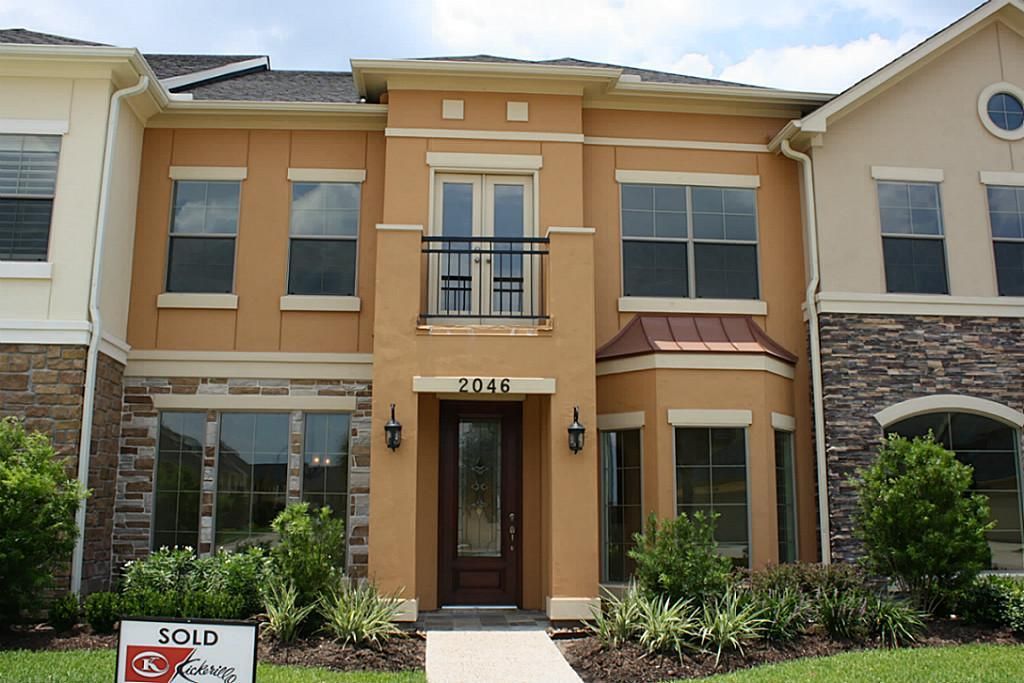 2046 Palm Forest Ln, Houston, TX 77077