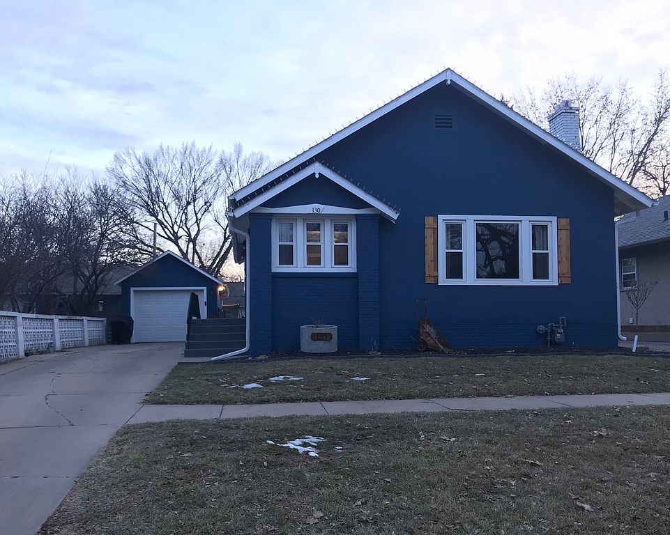 130 E 9th St, Hastings, NE 68901