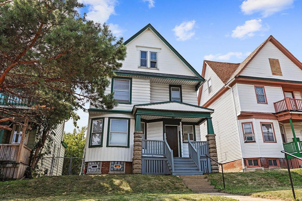 1449 N 35th St, Milwaukee, WI 53208